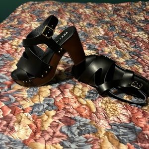 Torrid platform sandles